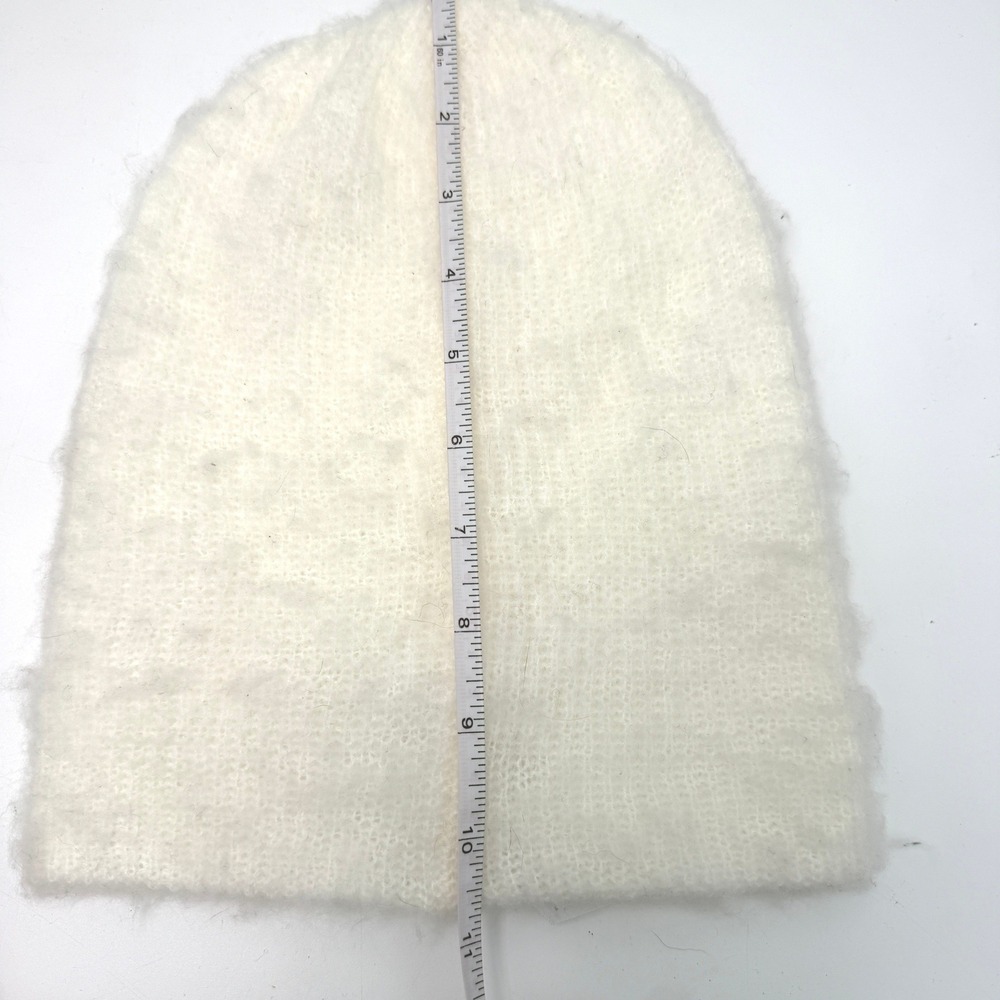 Urban Outfitters NWT Beanie Womens OS White‎ Fuzzy Knit Minimalist Indie - Picture 5 of 6